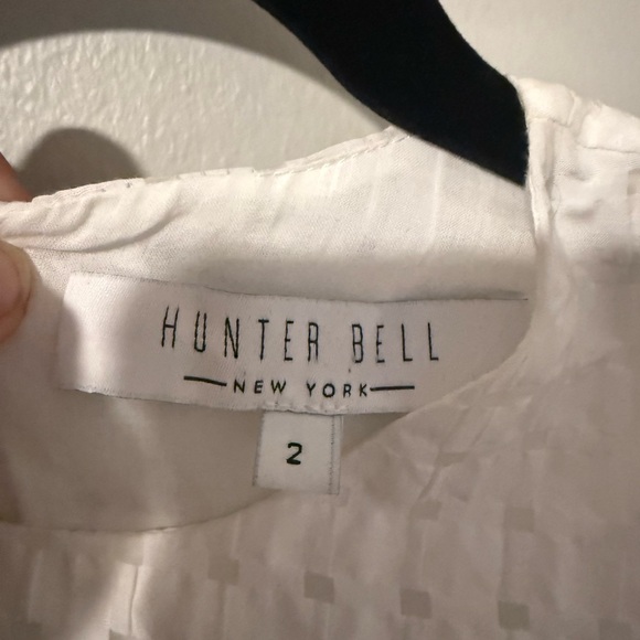 Hunter Bell size 2 White Textured Dress ( missing belt) - Picture 2 of 5